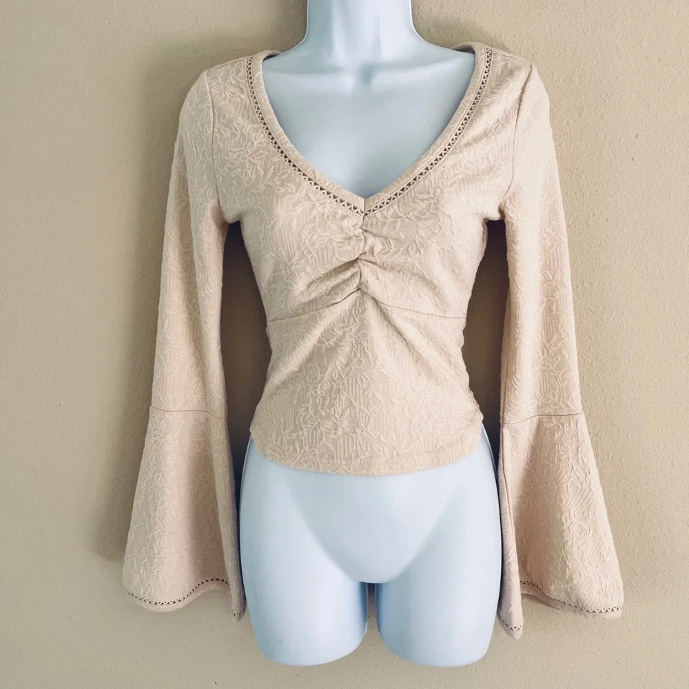 Shyanne Top XS Cream Textured Knit Bell Sleeve Boho Western Festival Romantic - Picture 2 of 8